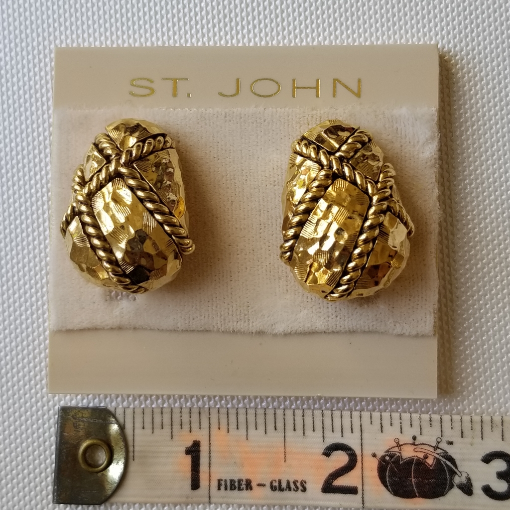 Vintage St John Gold Roped Stone Clip Earrings 50$